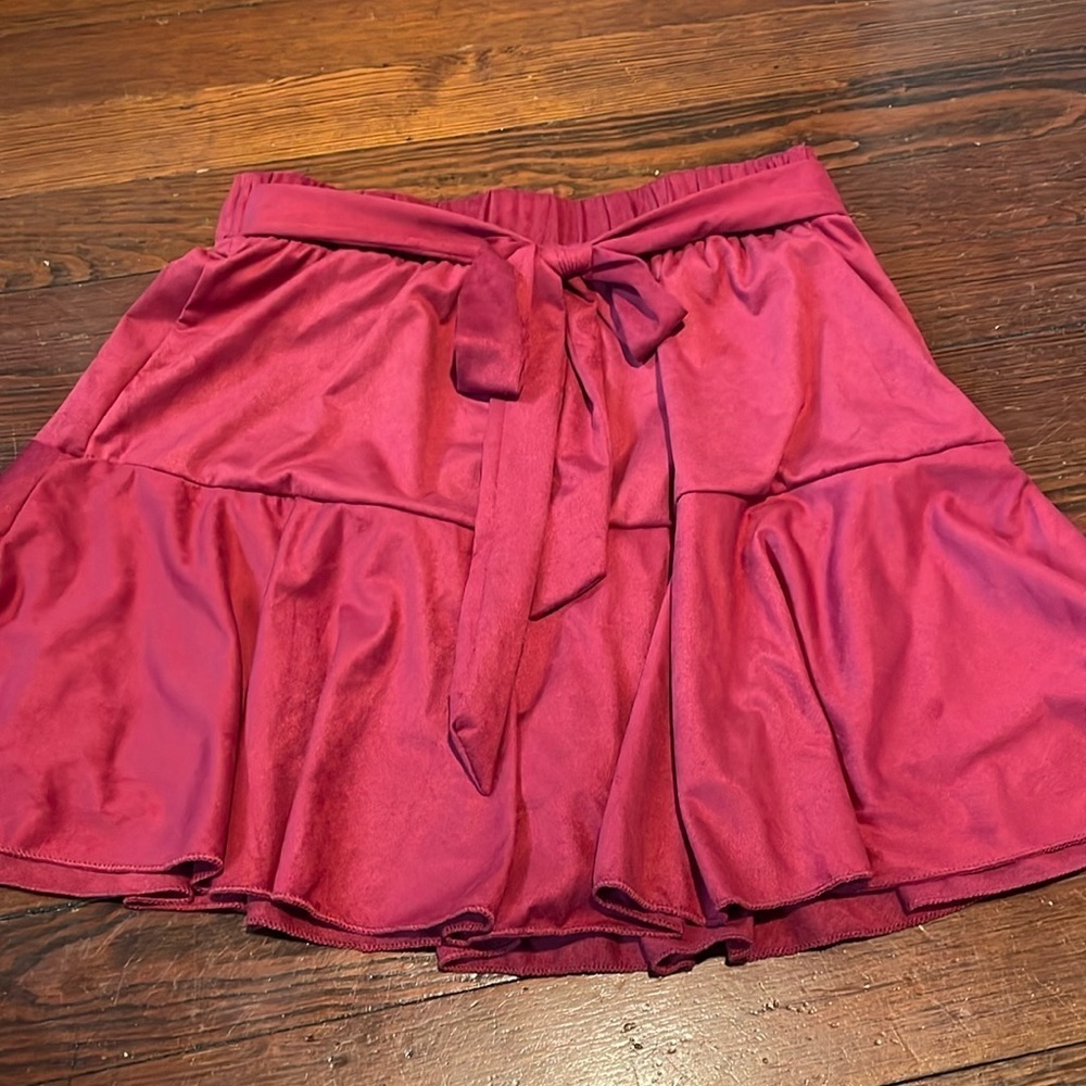 Gee Gee Women’s Red Skirt Size S